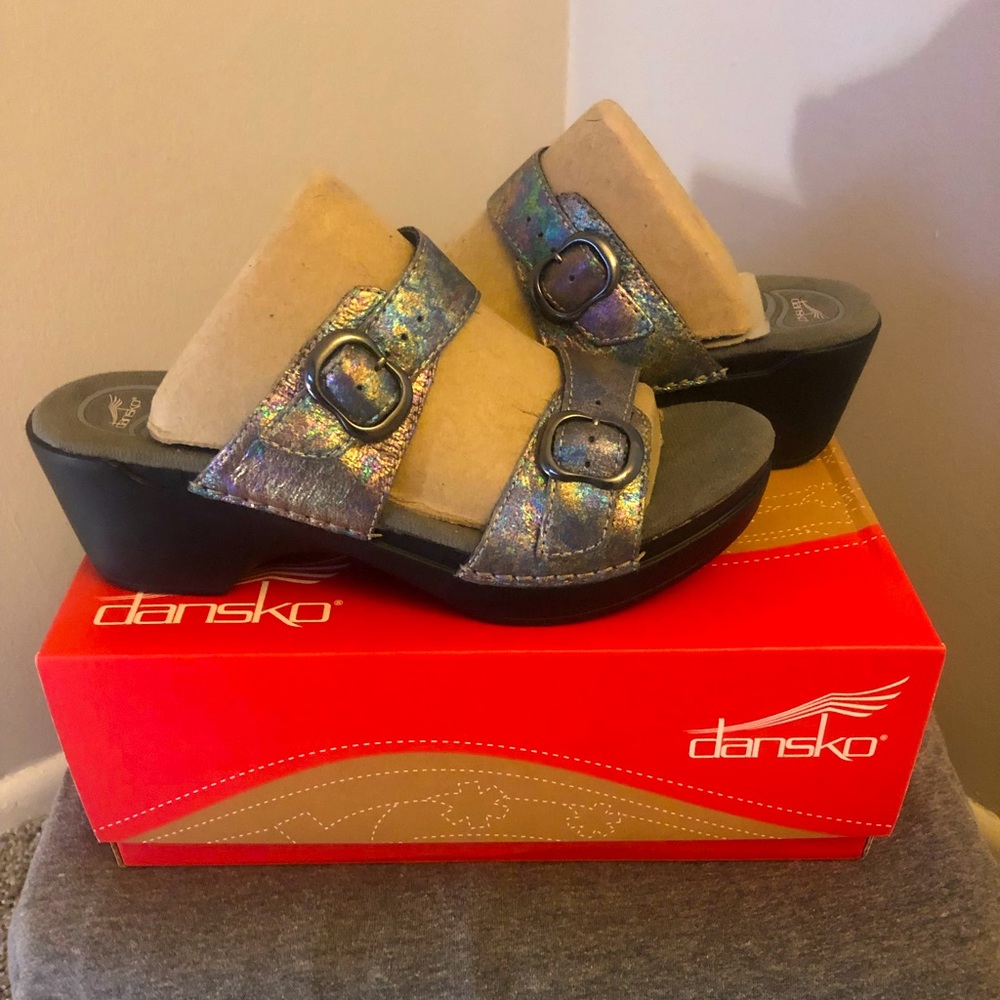 Dansko “Sophie” size 9 US; 40 EU